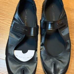 Nike SKIMS Rift Black Satin Slip-On Shoes NEW size 8